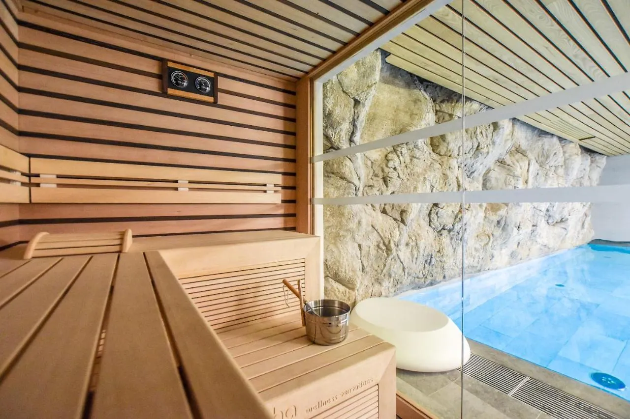 Hotel B55 Paris 4*,