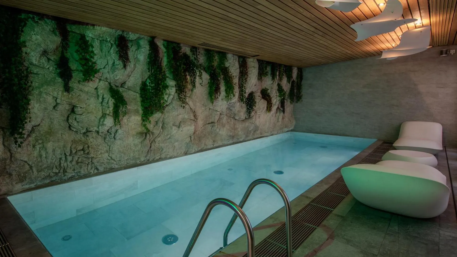 Hotel B55 Paris
