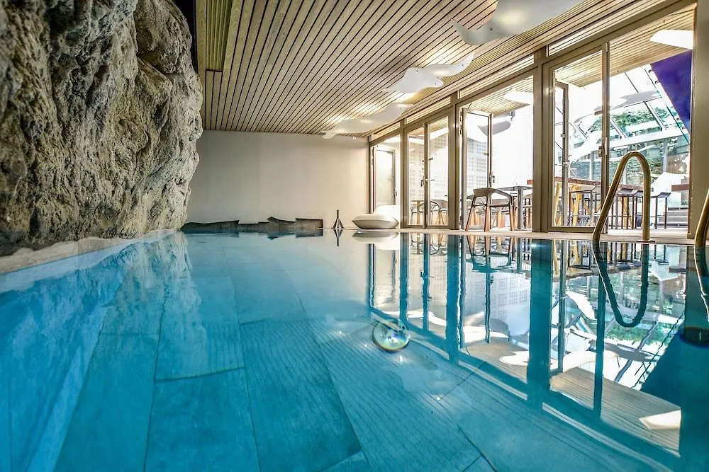 Hotel B55 Paris