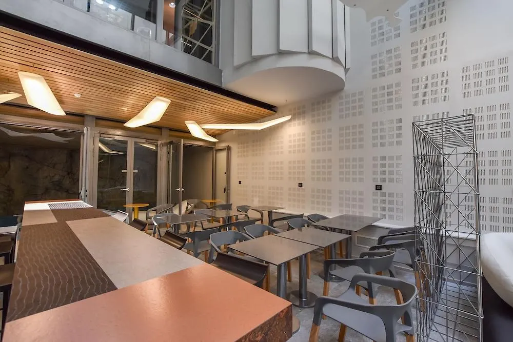 Hotel B55 Paris 4*,