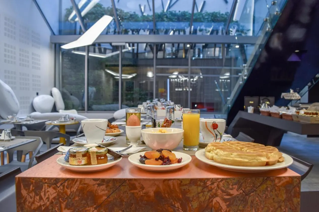 Hotel B55 Paris