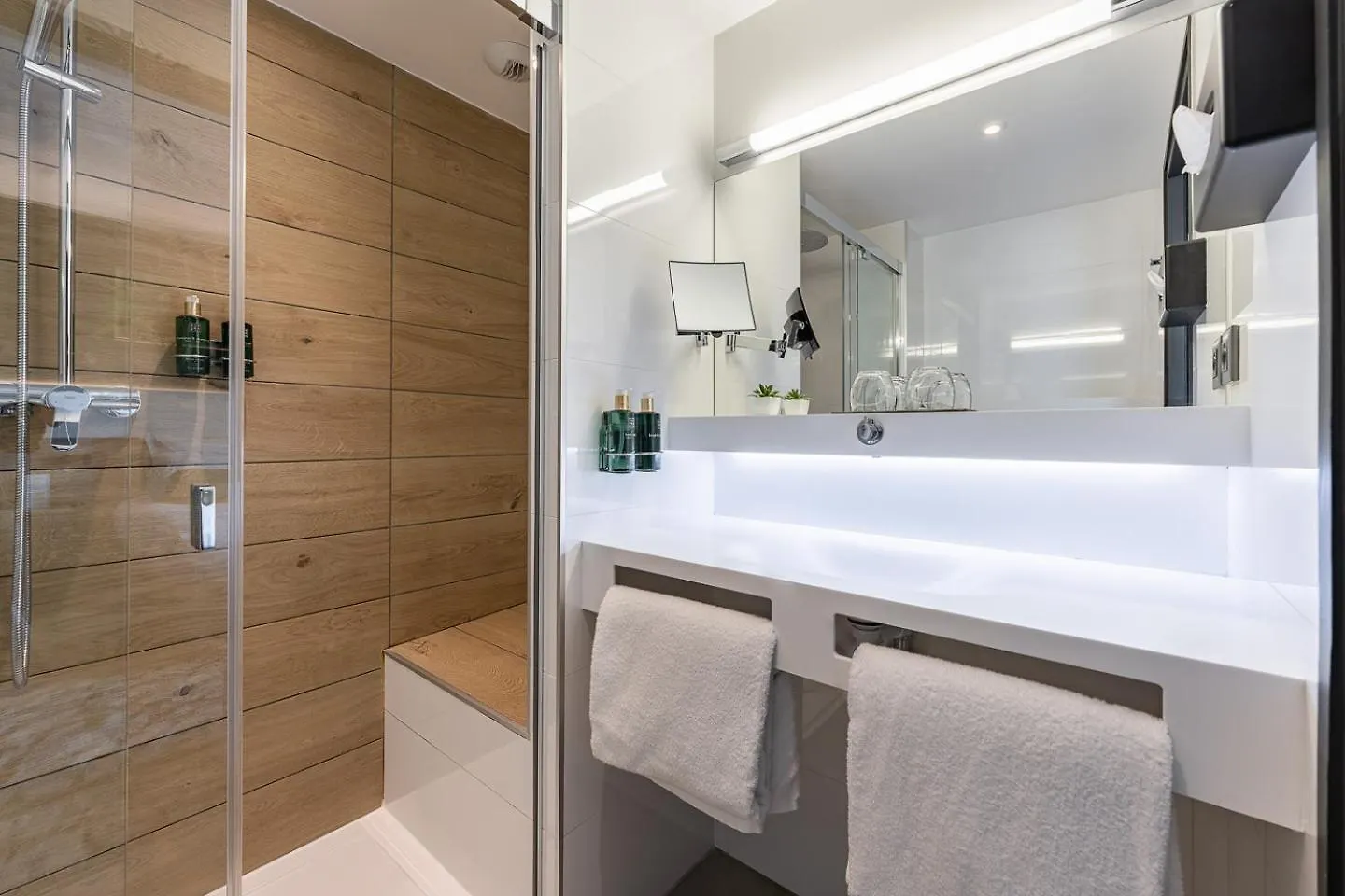Hotel B55 Paris