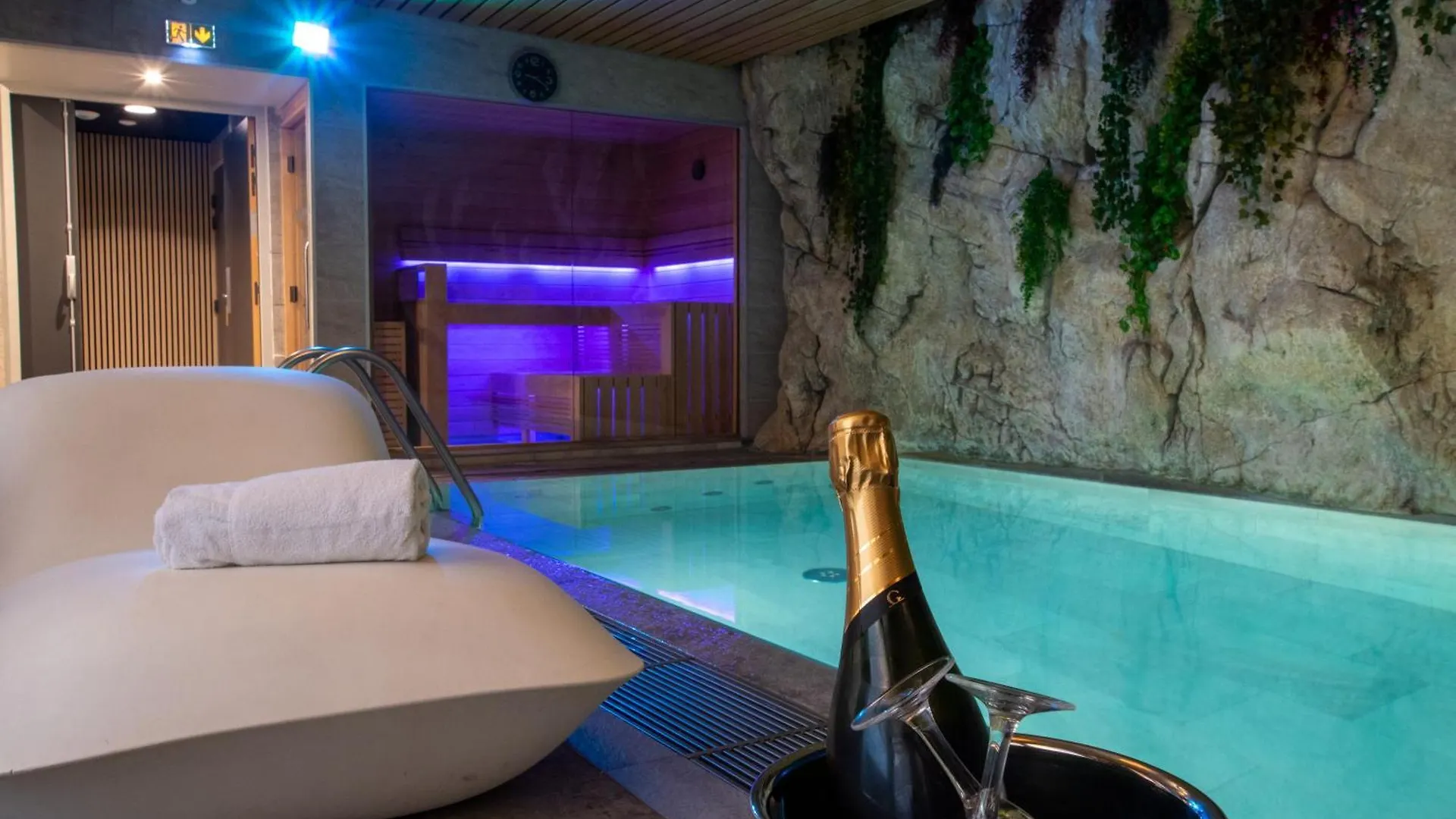 ****  Hotel B55 Paris Frankrig