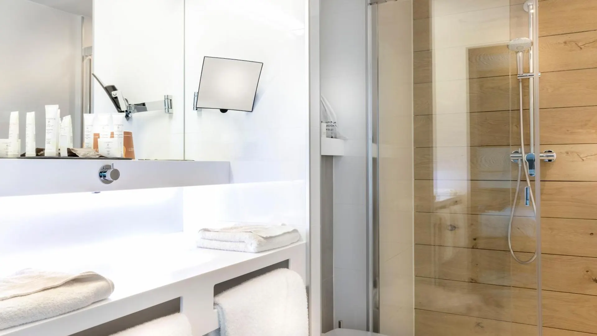 Hotel B55 Paris
